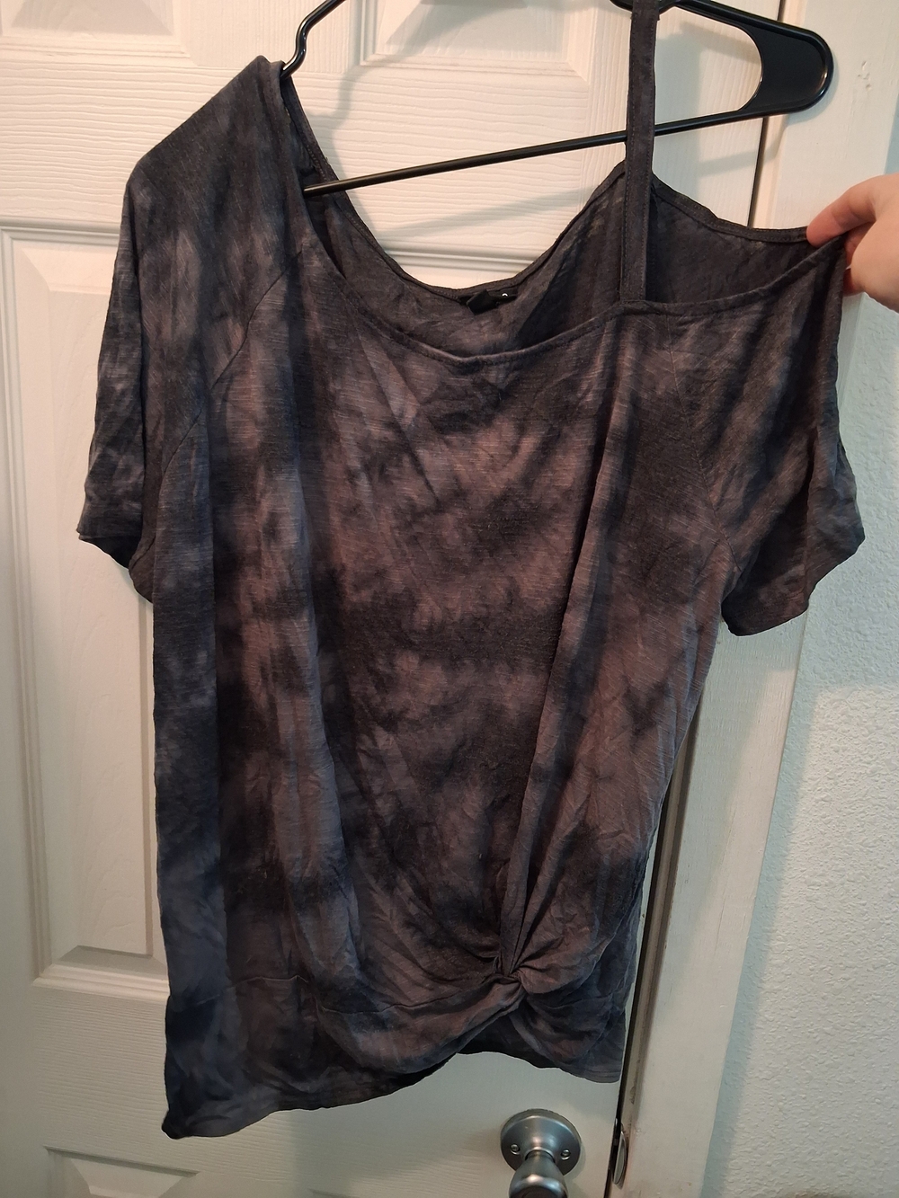torrid Gray Tie-Dye Short Sleeve Twist Front Top